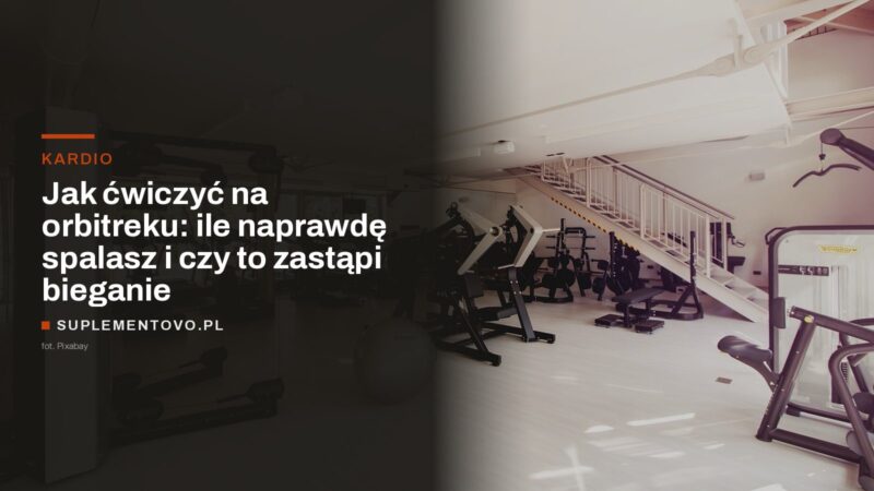 Sala siłowni z maszynami do ćwiczeń, ławkami i piłką gimnastyczną