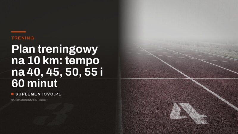 Bieżnia stadionowa z numerami torów we mgle