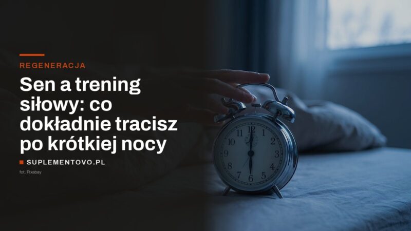 Dłoń wyłączająca budzik na szafce nocnej obok łóżka