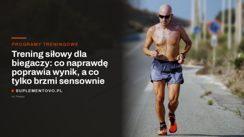 Biegacz na asfaltowej drodze w trakcie biegu