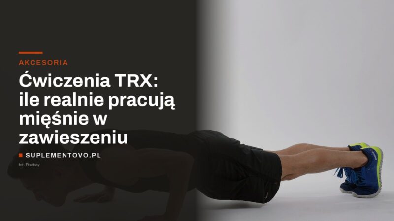 Mężczyzna w pozycji podporu przodem podczas treningu
